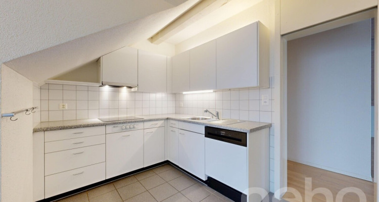 Grosszügige 3.5-Zimmer-Dachwohnung mit viel Licht und Raumhöhe image 5