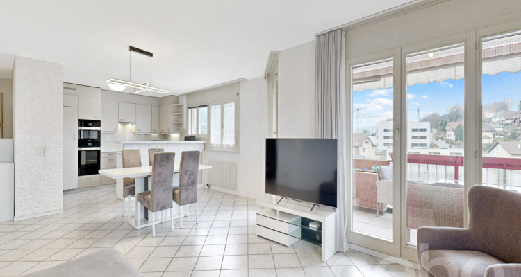 Appartement lumineux avec grande terrasse au c?ur de Châtel image 3