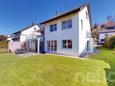 Lichtdurchflutete Doppelhaushälfte in erhöhter Lage image 2