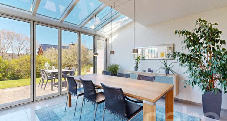 Lichtdurchflutete Doppelhaushälfte in erhöhter Lage image 1