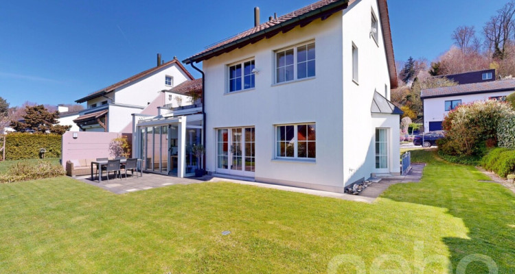 Lichtdurchflutete Doppelhaushälfte in erhöhter Lage image 2