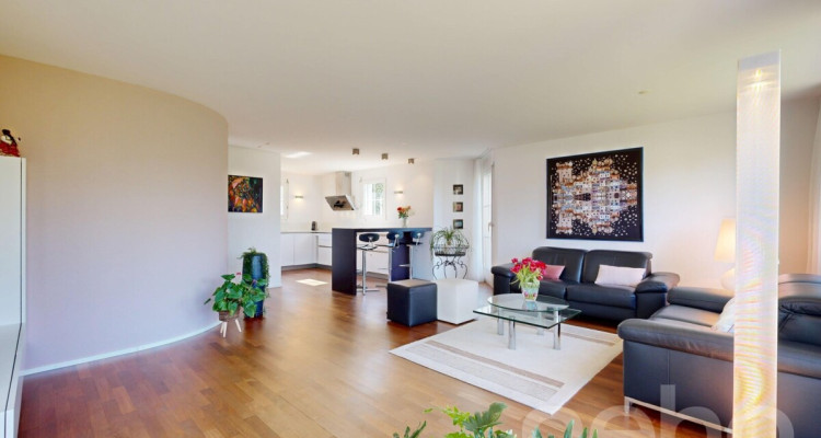 Lichtdurchflutete Doppelhaushälfte in erhöhter Lage image 5