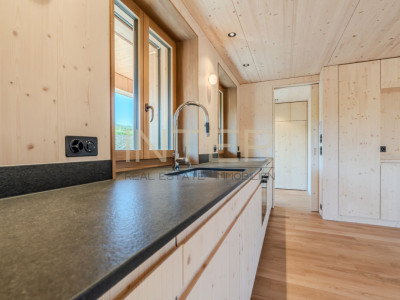 Erstbezug in Risch: Exklusive 2.5-Zimmer-Maisonettewohnung im separaten Stöckli image 4