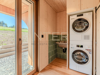 Erstbezug in Risch: Exklusive 2.5-Zimmer-Maisonettewohnung im separaten Stöckli image 9