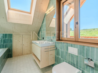 Erstbezug in Risch: Exklusive 2.5-Zimmer-Maisonettewohnung im separaten Stöckli image 12