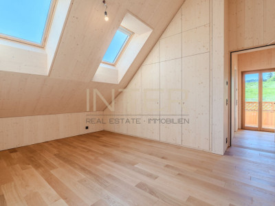 Erstbezug in Risch: Exklusive 2.5-Zimmer-Maisonettewohnung im separaten Stöckli image 13