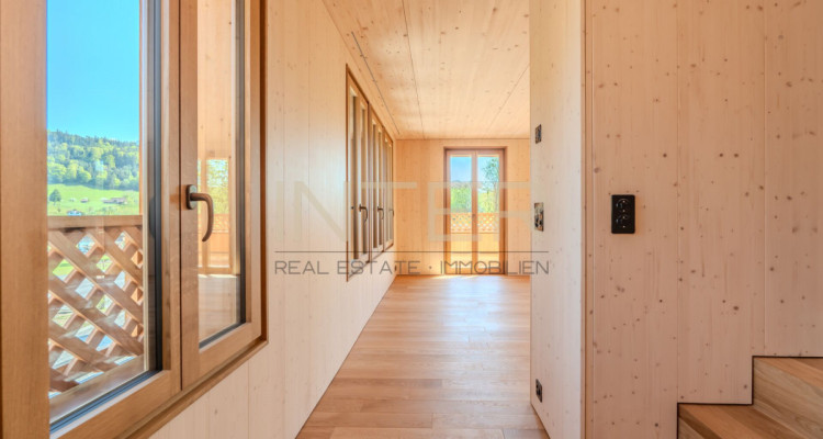 Erstbezug in Risch: Exklusive 2.5-Zimmer-Maisonettewohnung im separaten Stöckli image 2