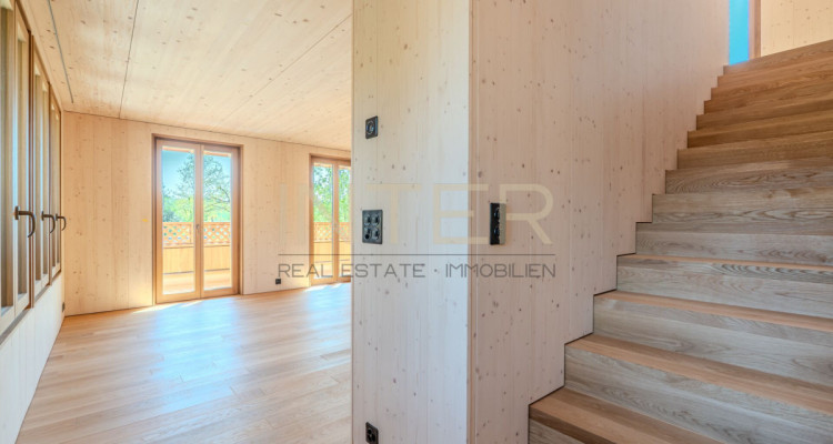 Erstbezug in Risch: Exklusive 2.5-Zimmer-Maisonettewohnung im separaten Stöckli image 8