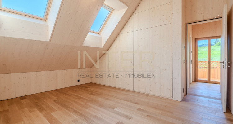 Erstbezug in Risch: Exklusive 2.5-Zimmer-Maisonettewohnung im separaten Stöckli image 13