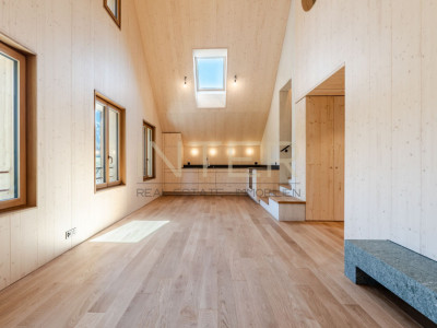 Erstbezug in Risch: Exklusive 4.5-Zimmer-Maisonette mit Galerie, Cheminée und zwei Loggien image 1