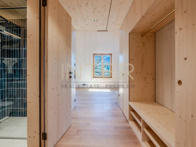 Erstbezug in Risch: Exklusive 4.5-Zimmer-Maisonette mit Galerie, Cheminée und zwei Loggien image 9