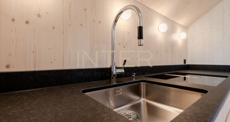 Erstbezug in Risch: Exklusive 4.5-Zimmer-Maisonette mit Galerie, Cheminée und zwei Loggien image 4