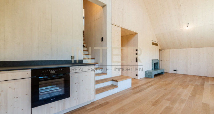 Erstbezug in Risch: Exklusive 4.5-Zimmer-Maisonette mit Galerie, Cheminée und zwei Loggien image 5