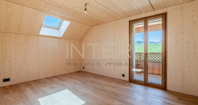 Erstbezug in Risch: Exklusive 4.5-Zimmer-Maisonette mit Galerie, Cheminée und zwei Loggien image 11