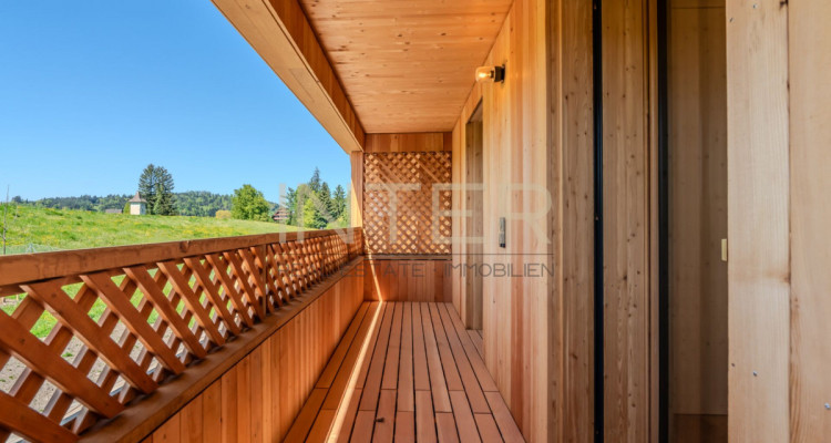 Erstbezug in Risch: Exklusive 4.5-Zimmer-Maisonette mit Galerie, Cheminée und zwei Loggien image 13