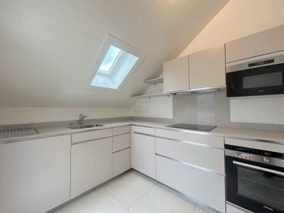 Attique de 3 pièces de 91m2 PPE au calme avec vue dégagée image 2