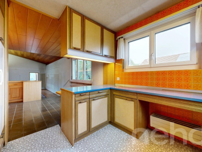 Charmantes, freistehendes 6.5-Zimmer EFH mit grossem Umschwung image 3