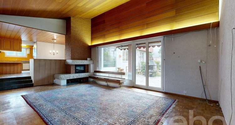 Charmantes, freistehendes 6.5-Zimmer EFH mit grossem Umschwung image 2