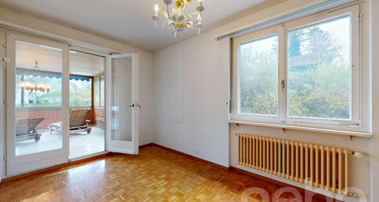 Charmantes, freistehendes 6.5-Zimmer EFH mit grossem Umschwung image 5