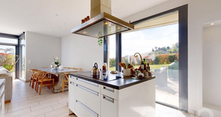 Maison contemporaine aux volumes dexception avec vue lac et Alpes image 9