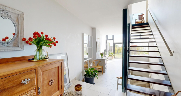 Maison contemporaine aux volumes dexception avec vue lac et Alpes image 12