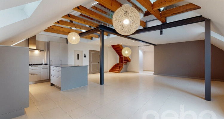 Opportunité Exceptionnelle - Attique entièrement rénové - Centre-ville image 3