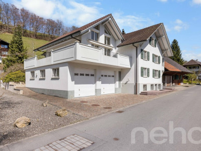 Stilvolles Mehrgenerationenhaus mit Terrasse und viel Privatsphäre image 1