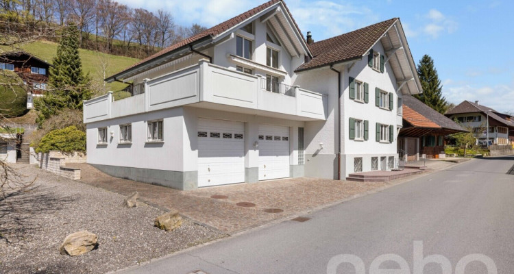 Stilvolles Mehrgenerationenhaus mit Terrasse und viel Privatsphäre image 1