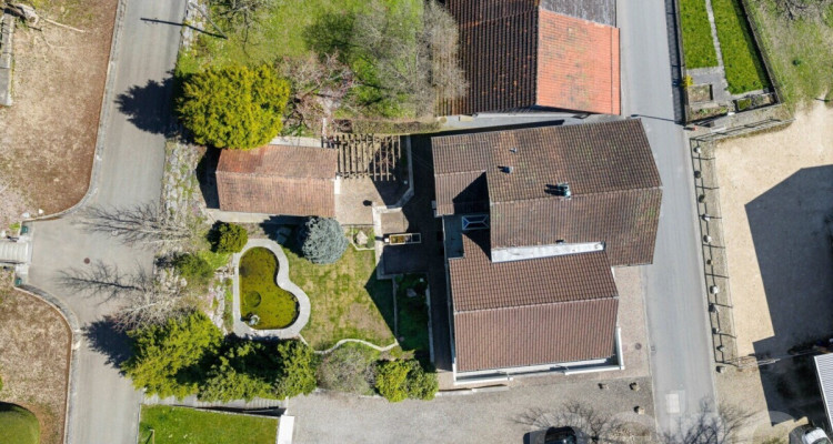 Stilvolles Mehrgenerationenhaus mit Terrasse und viel Privatsphäre image 2