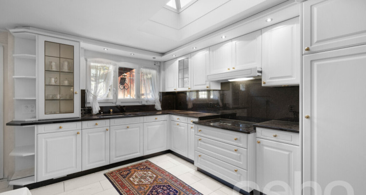 Stilvolles Mehrgenerationenhaus mit Terrasse und viel Privatsphäre image 4