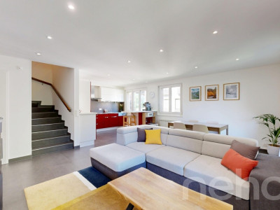 Duplex en attique rénové en Terre Sainte aux volumes généreux image 3