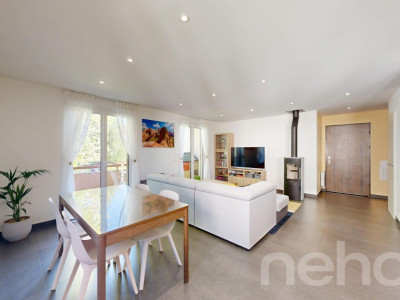 Duplex en attique rénové en Terre Sainte aux volumes généreux image 4