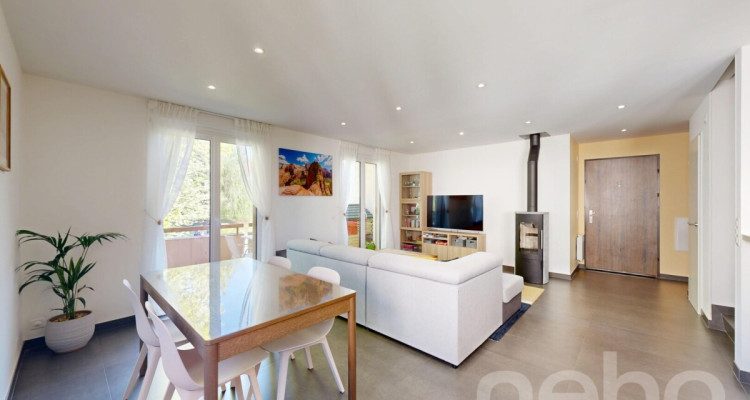 Duplex en attique rénové en Terre Sainte aux volumes généreux image 4