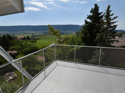 APPARTEMENT AVEC TERRASSE ET JARDIN DHIVER image 1