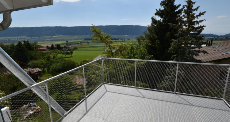 APPARTEMENT AVEC TERRASSE ET JARDIN DHIVER image 1