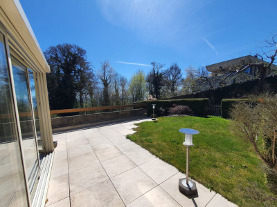 Havre de paix avec vue panoramique et jardin privé à Evilard image 2