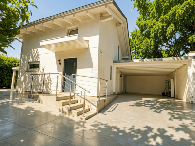 Charmante maison semi-individuelle de 5 pièces avec un beau jardin privatif image 1