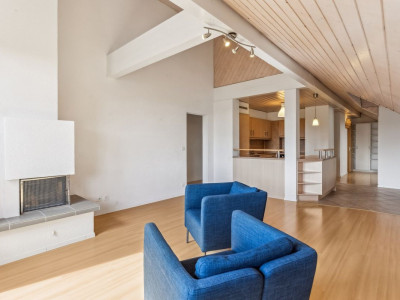 Superbe attique traversant de 110 m² à 15 minutes des portes de Lausanne image 3