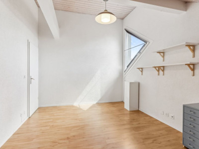 Superbe attique traversant de 110 m² à 15 minutes des portes de Lausanne image 8
