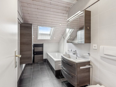 Superbe attique traversant de 110 m² à 15 minutes des portes de Lausanne image 11