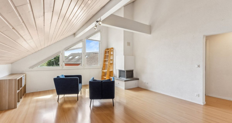 Superbe attique traversant de 110 m² à 15 minutes des portes de Lausanne image 1