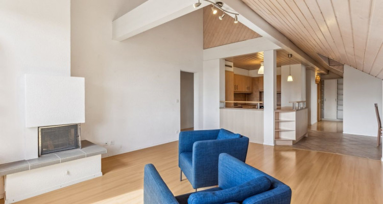 Superbe attique traversant de 110 m² à 15 minutes des portes de Lausanne image 3