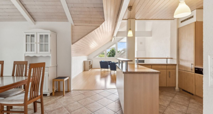 Superbe attique traversant de 110 m² à 15 minutes des portes de Lausanne image 4