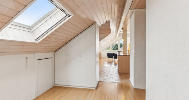 Superbe attique traversant de 110 m² à 15 minutes des portes de Lausanne image 10