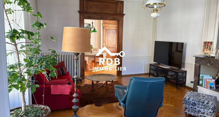 Appartement de 5,5 pièces au 2ème étage sans ascenseur situé à Orbe 1350 image 2