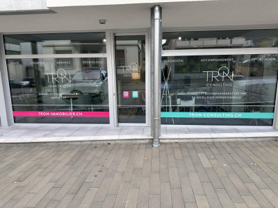 Local commercial idéalement situé au coeur de Fully image 4