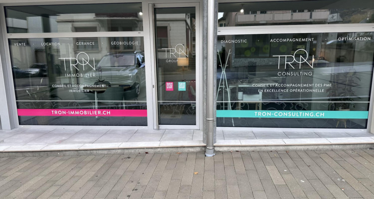 Local commercial idéalement situé au coeur de Fully image 4