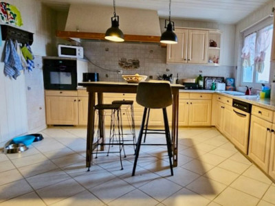 Authentique maison villageoise, Charme et volumes à Boveresse image 7