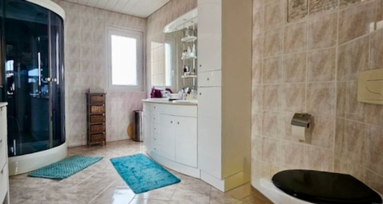 Authentique maison villageoise, Charme et volumes à Boveresse image 11