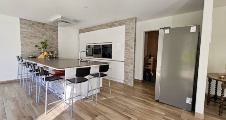 Villa mitoyenne située dans un agréable quartier prisé de Fleurier image 6